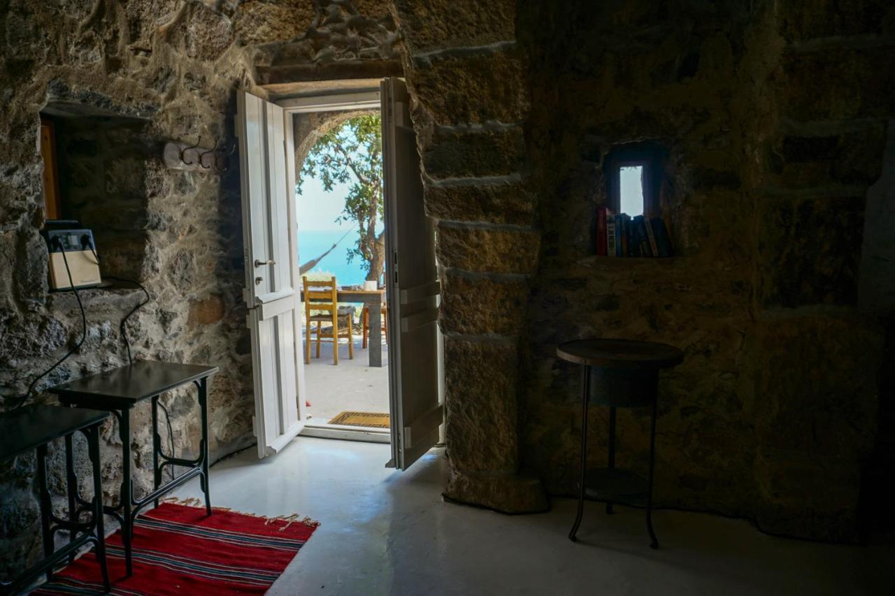 My Old Stone House In A 2 000 Sqm Private Garden With Fab Glamping Tent Mandrákion 외부 사진